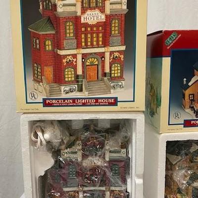 LOT#A110: Lemax Christmas Lot