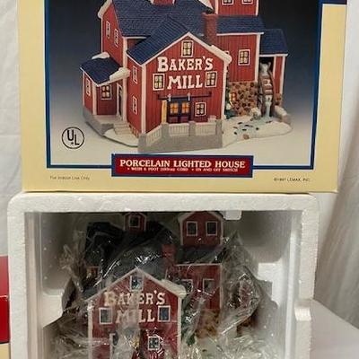 LOT#A110: Lemax Christmas Lot