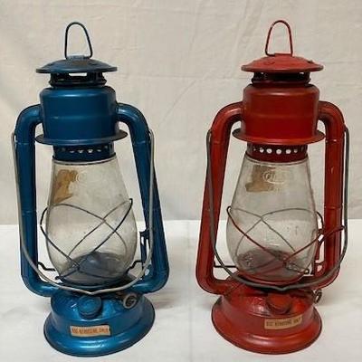 LOT#G111: Pair of Dietz Junior Kerosene Lanterns