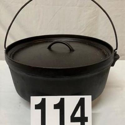 LOT#G114: Unmarked #12 Dutch Oven with Feet