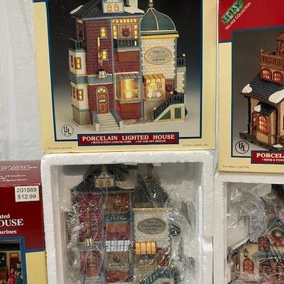 LOT#A118: Lemax Christmas Lot