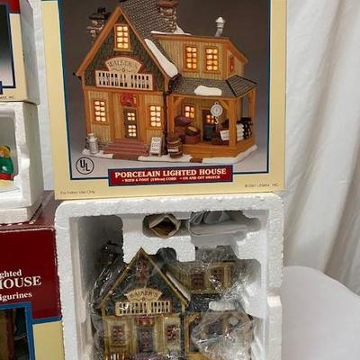 LOT#A119: Lemax Christmas Lot