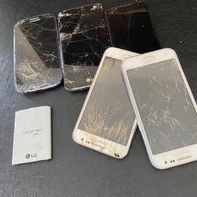 G106:  Phone Parts Lot