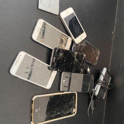 G106:  Phone Parts Lot