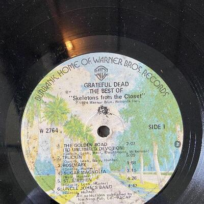 G109: Lot of Records, DVDs, and CDS