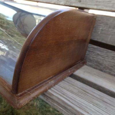 LOT 233  COUNTER TOP DISPLAY CASE