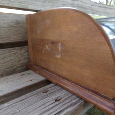 LOT 233  COUNTER TOP DISPLAY CASE