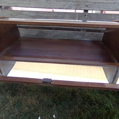 LOT 233  COUNTER TOP DISPLAY CASE