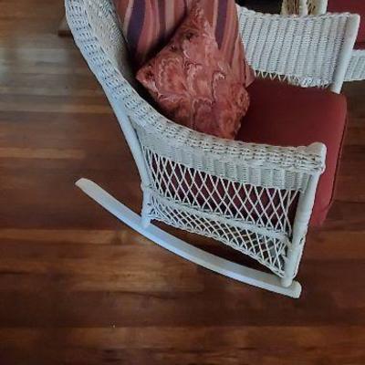 5 Piece Victorian Wicker Set in Excellent Condition