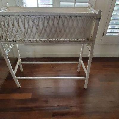 5 Piece Victorian Wicker Set in Excellent Condition