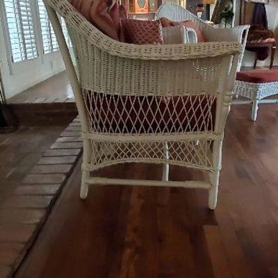 5 Piece Victorian Wicker Set in Excellent Condition