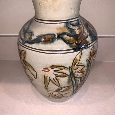 Modern table vase
