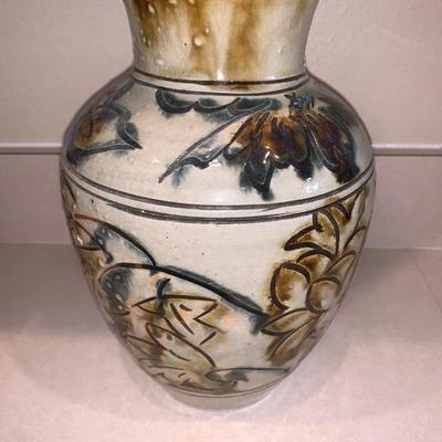 Modern table vase