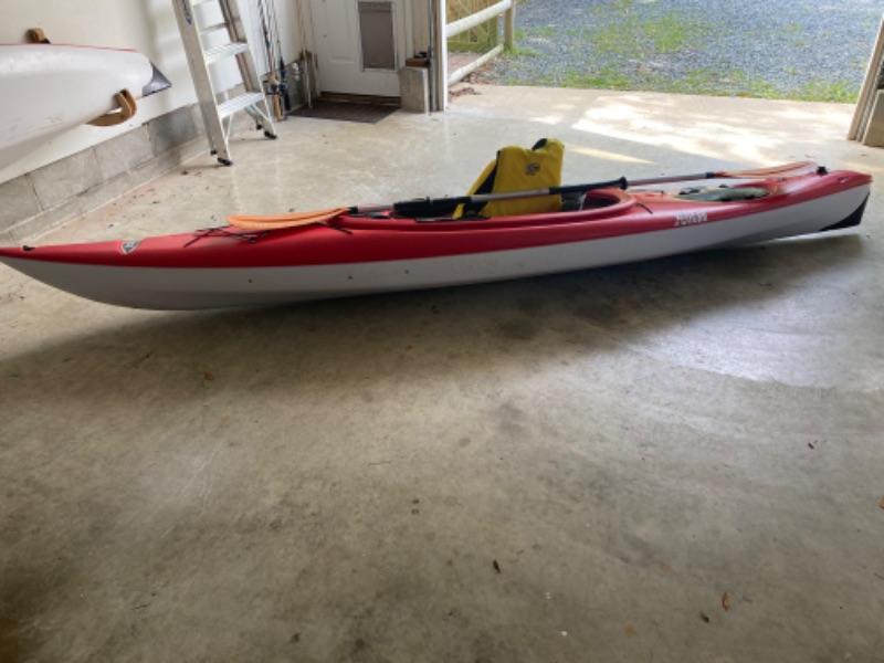 225 Pelican Escape 120 DLX Kayak with Rudder, Paddle and Vest