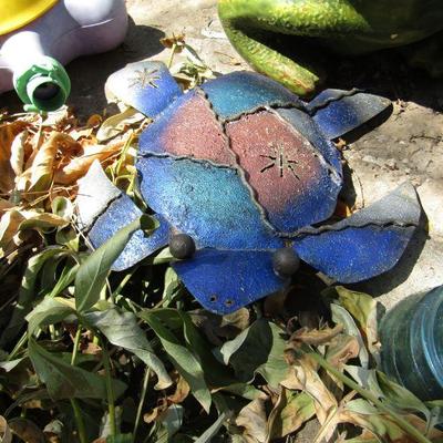 Y-10  FROG & TURTLE YARD ART