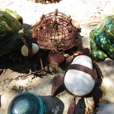 Y-10  FROG & TURTLE YARD ART