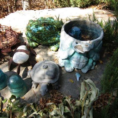 Y-10  FROG & TURTLE YARD ART