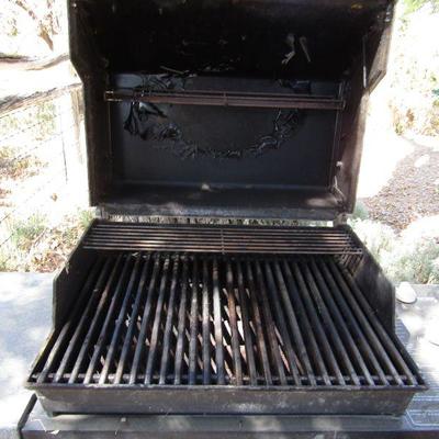 Y-15  PROPANE BBQ GRILL