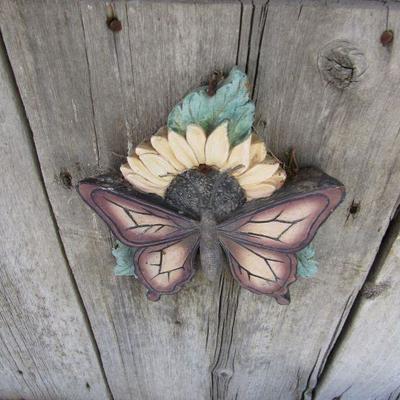 Y-17  MILK CAN, PRAYING MANTIS, SUNFLOWER & MORE YARD ART