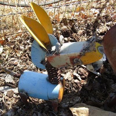 Y-19  DOGGY YARD ART