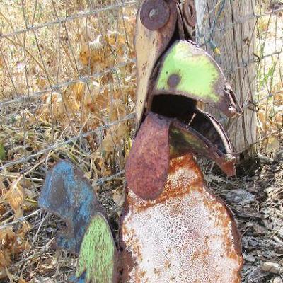 Y-20  ROOSTER YARD ART