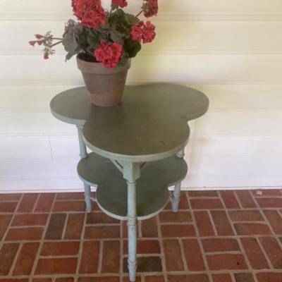 229: Painted Light Green Tri Clover Top Table 
