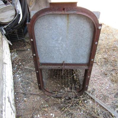 Y-26  WHEELBARROW & LIVE ANIMAL TRAP