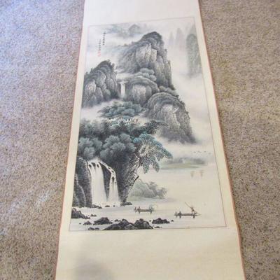 L0T 199  BEAUTIFUL ASIAN THEMED SCROLL