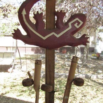 Y-38  FOUR BIRD FEEDER & GECKO WIND CHIME