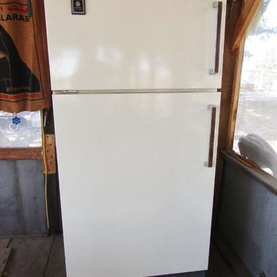 SR-1  GE GARAGE REFRIGERATOR
