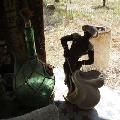 SR-5  LIQUOR BOTTLES & COVERED WAGON