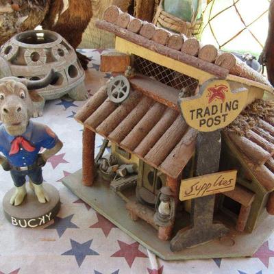 SR-9  BIRDHOUSE & VINTAGE THERMOMETER