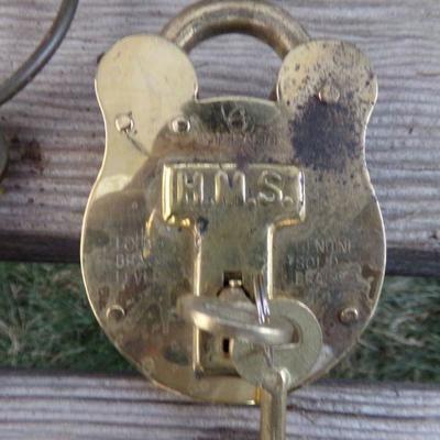 LOT 305  SKELETON KEYS