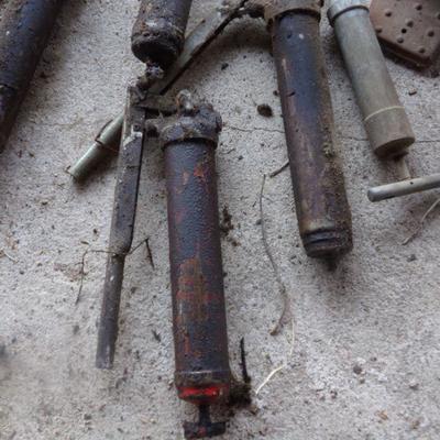 BB-35   GREASE GUNS AND GREASE CAN