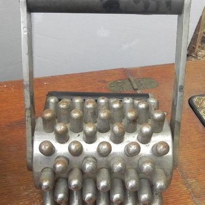 LOT 311  COPPER TEA KETTLE & TENDERIZER