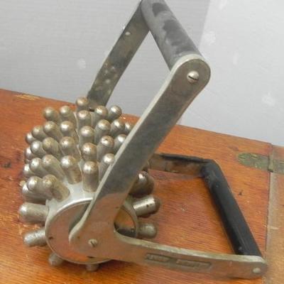 LOT 311  COPPER TEA KETTLE & TENDERIZER