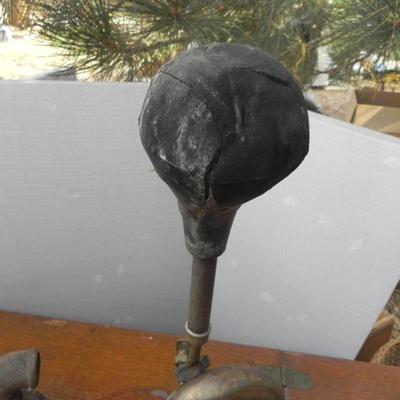 LOT 312  ANTIQUE CLOTHES IRON & BRASS SQUEEZE BALL HORN