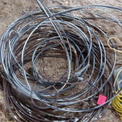 BB-36  LARGE PILE OF WIRES