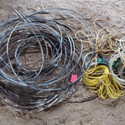 BB-36  LARGE PILE OF WIRES