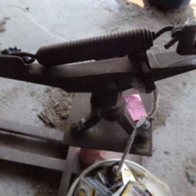 BB-38  CLAY PIGEON THROWER AND AMMUNITION