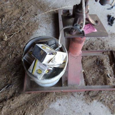 BB-38  CLAY PIGEON THROWER AND AMMUNITION