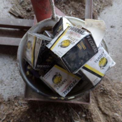 BB-38  CLAY PIGEON THROWER AND AMMUNITION