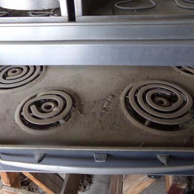 BB-41  VINTAGE FRIGIDAIRE OVEN/STOVE