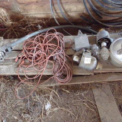 BB-45  LIGHT POLE FIXTURES AND EXTENSION CORD