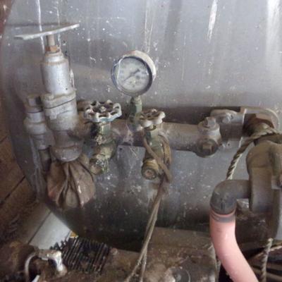 BB-46  HERBICIDE SPRAYER TANK W/PRESSURE REGULATOR