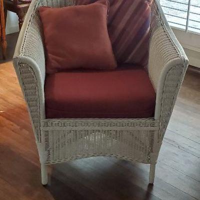 4 Piece Antique Wicker Set - Excellent condition