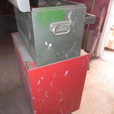 S2-2   METAL TOOL CHEST