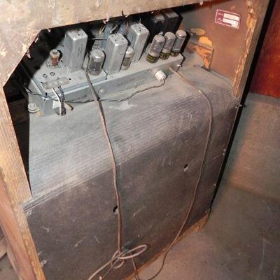 S2-3  PHILCO TUBE FLOOR RADIO