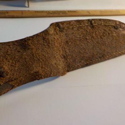 " 9  inch Aidaco Bowie Hunting knife with sheath".