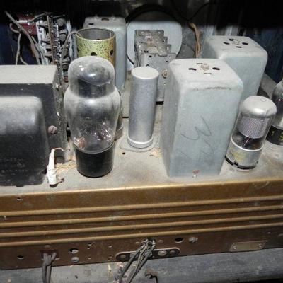 S2-4   ZENITH TUBE FLOOR RADIO